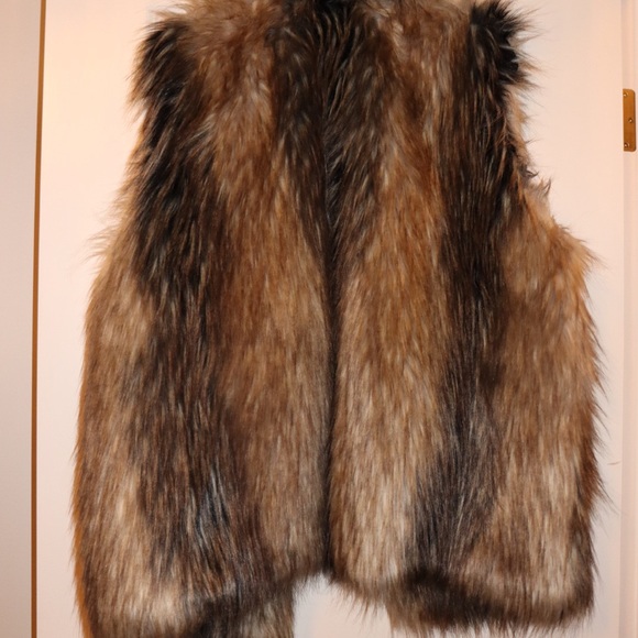 Faux Fur vest - Picture 2 of 2